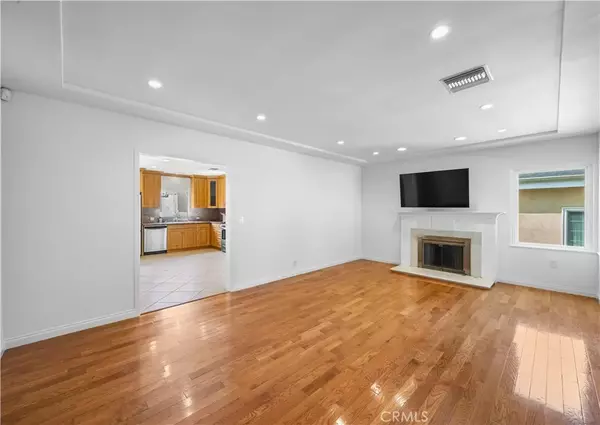Burbank, CA 91501,826 E Olive Avenue