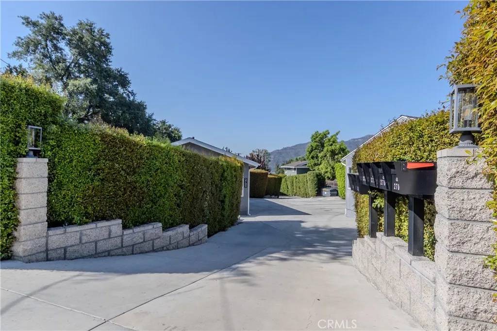 La Crescenta, CA 91214,2700 Prospect Avenue