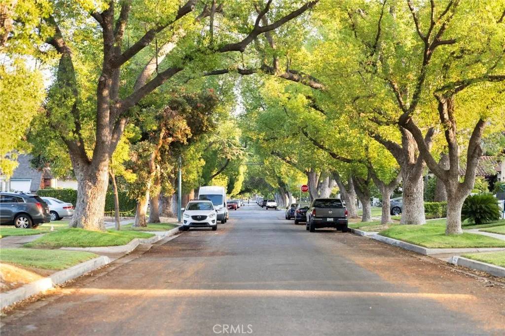 Glendale, CA 91202,1424 Bruce Avenue