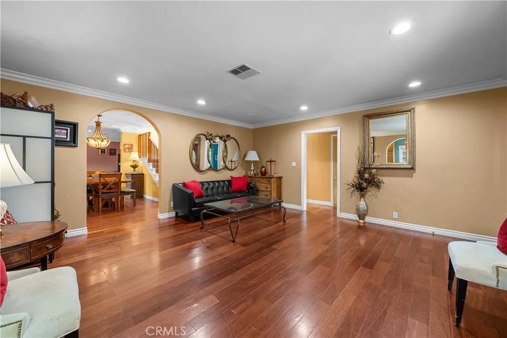 North Hollywood, CA 91606,6701 Hinds Avenue
