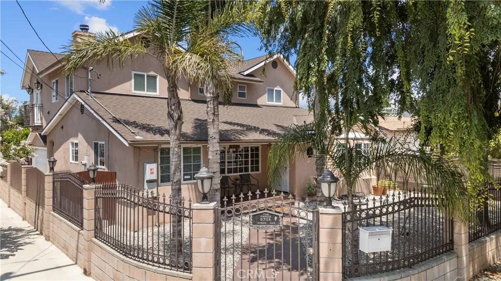 6701 Hinds Avenue, North Hollywood, CA 91606