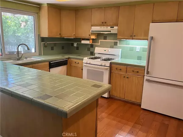 Tujunga, CA 91042,7544 Owens Street