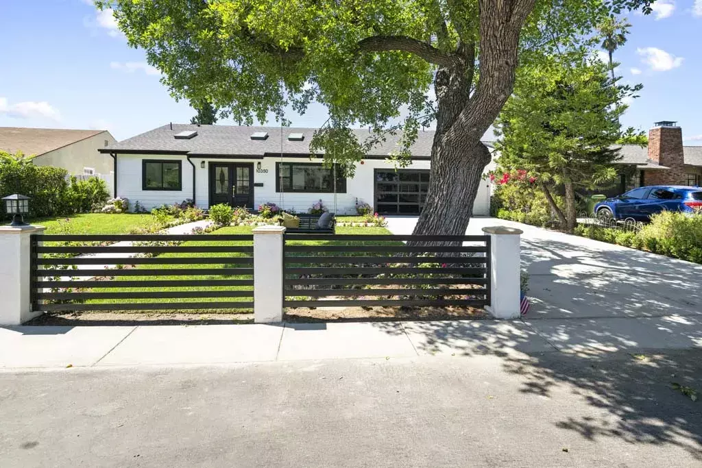 North Hollywood, CA 91601,10350 McCormick Street