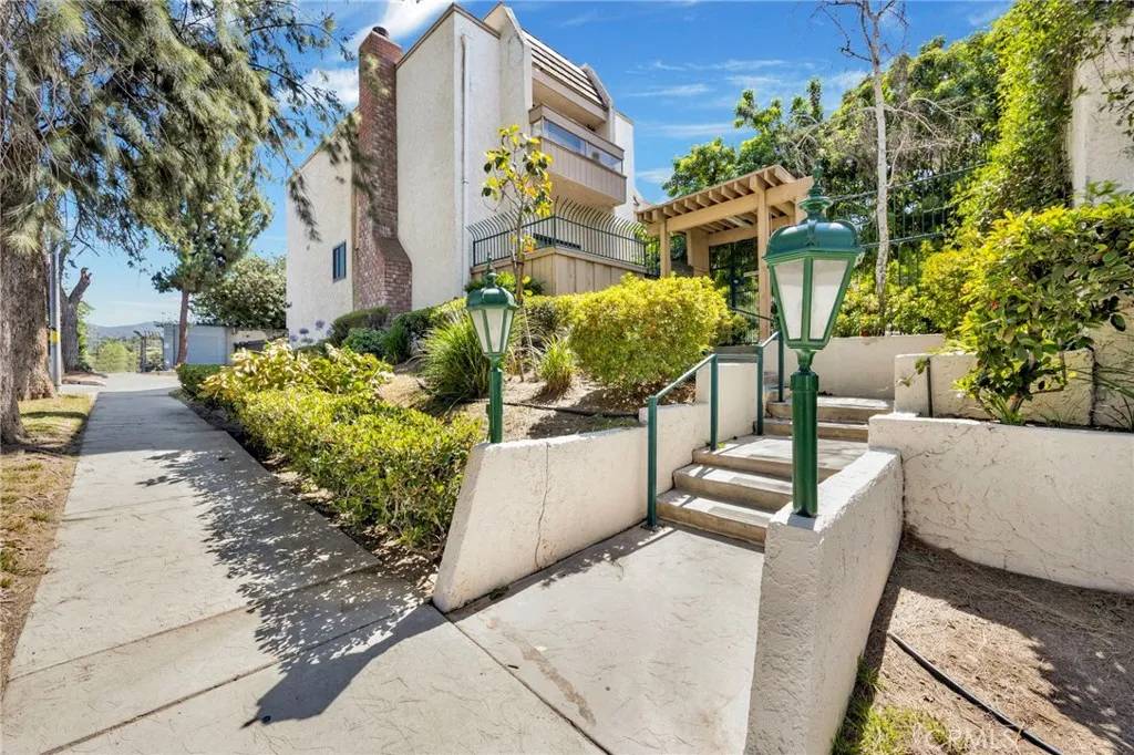 5533 Edward E Horton Lane #6, Encino, CA 91316
