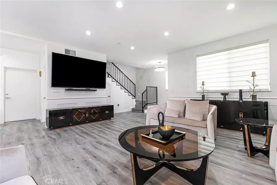9124 N Nilo Lane, Panorama City, CA 91402
