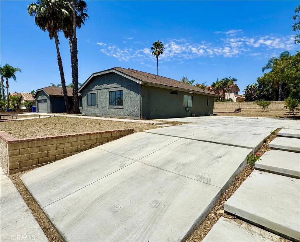 Sylmar, CA 91342,15301 Larkspur Street