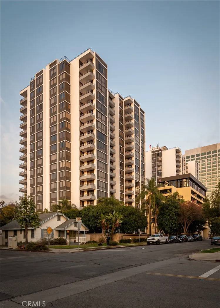 Glendale, CA 91203,345 Pioneer Drive #1201