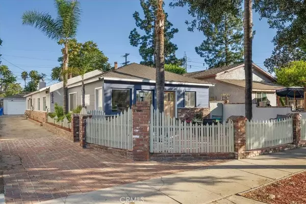 Los Angeles, CA 90039,2922 Glenhurst Avenue