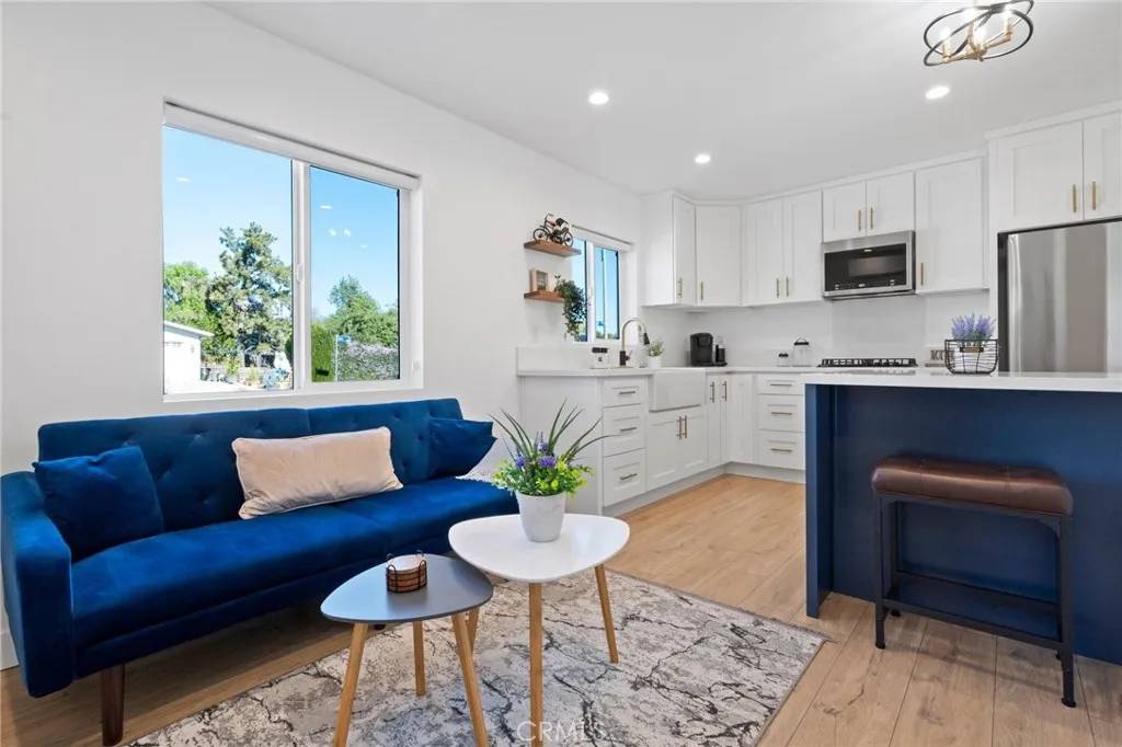 West Hills, CA 91307,23802 Mobile Street