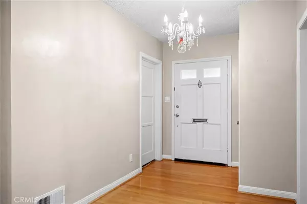 Glendale, CA 91207,958 E Stocker Street
