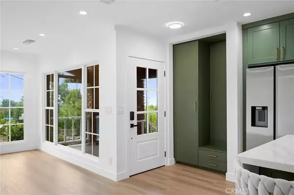 La Crescenta, CA 91214,3209 Henrietta Avenue