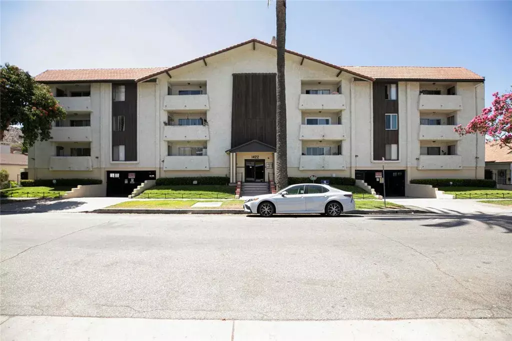 Glendale, CA 91205,1422 Rock Glen Avenue #210