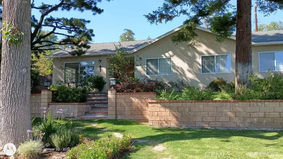 4956 Revlon Drive, La Canada Flintridge, CA 91011