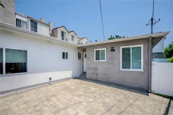319 N Kenwood Street #319, Burbank, CA 91505