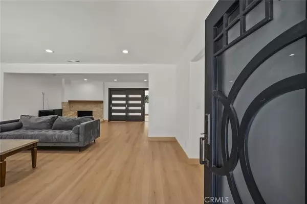 Sylmar, CA 91342,11230 Dominica Avenue