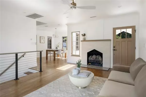 Los Angeles, CA 90039,2376 Lake View Avenue
