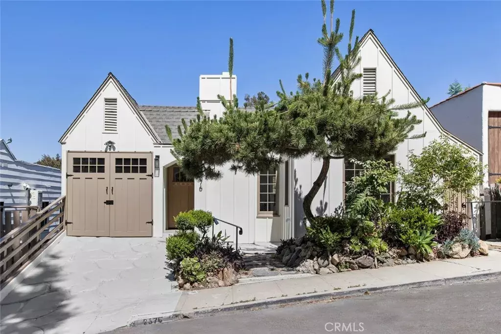 Los Angeles, CA 90039,2376 Lake View Avenue