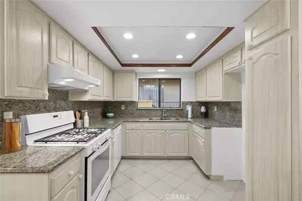 Glendale, CA 91206,331 N Isabel Street #5