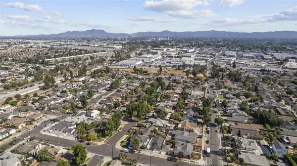 North Hollywood, CA 91605,7707 Teesdale Avenue