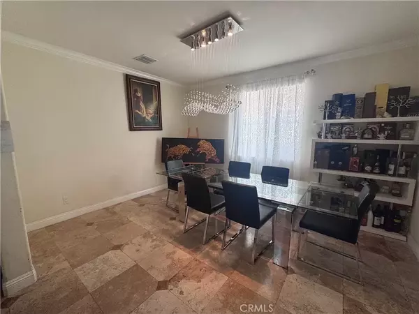 Sunland, CA 91040,10300 Whitegate Avenue