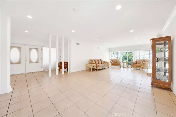 Encino, CA 91436,16818 Ivyside Place