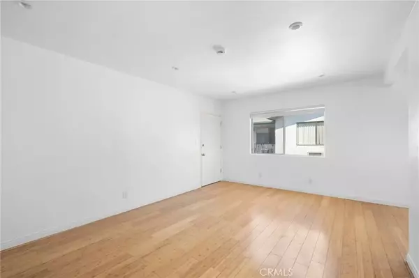 Glendale, CA 91203,351 Salem Street #4