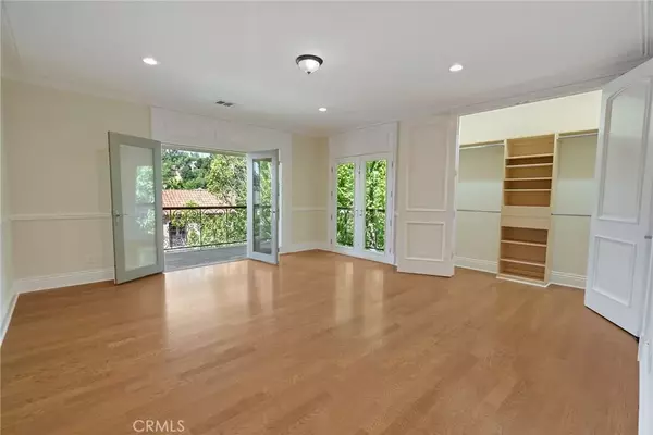 Beverly Hills, CA 90210,2784 Deep Canyon Drive