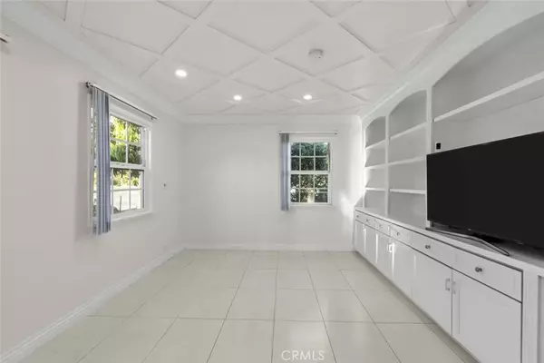 Glendale, CA 91207,1425 N Maryland Avenue