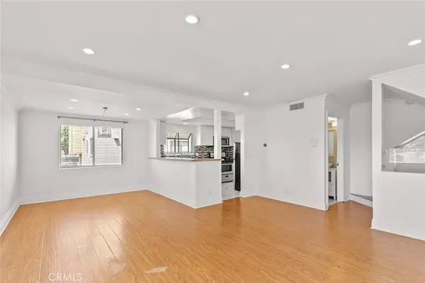 Van Nuys, CA 91405,14715 Saticoy Street #13