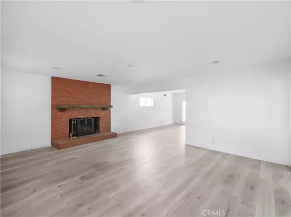 14918 Wyandotte Street, Van Nuys, CA 91405