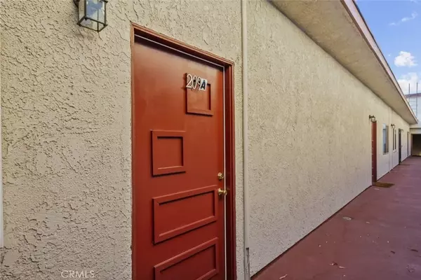 Glendale, CA 91205,1523 E Windsor Road #209A