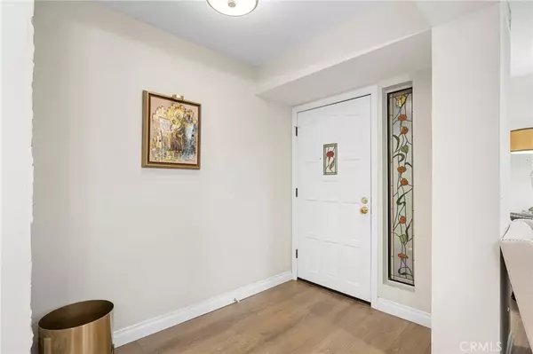 Glendale, CA 91206,236 N Louise Street #109