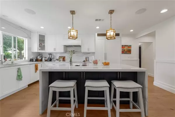 Burbank, CA 91504,2528 N Orchard Drive