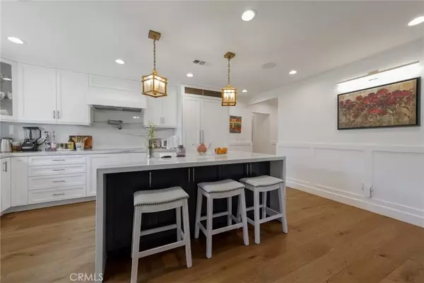 Burbank, CA 91504,2528 N Orchard Drive