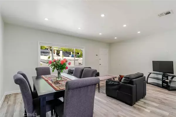 Tujunga, CA 91042,10777 Mountair Avenue