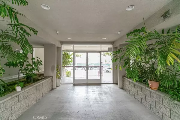 Glendale, CA 91206,432 N. Kenwood Street #206