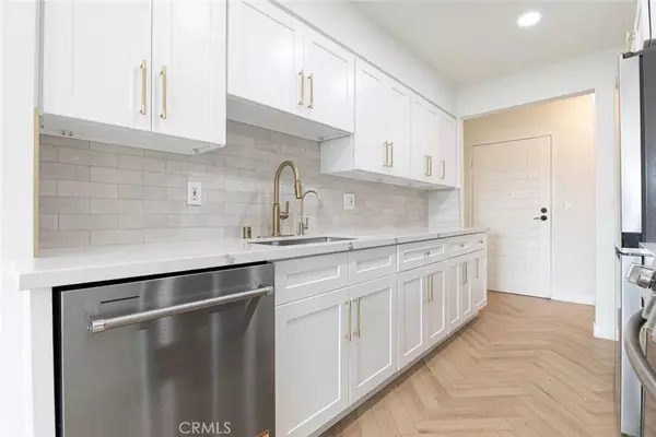 Glendale, CA 91202,570 W Stocker Street #201
