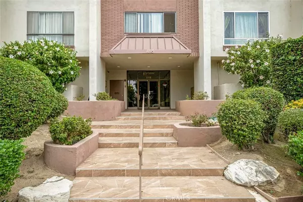 Glendale, CA 91202,1118 N Central #17