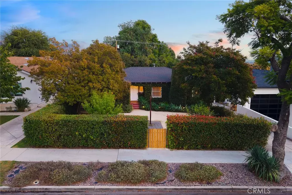 Burbank, CA 91501,900 E Santa Anita