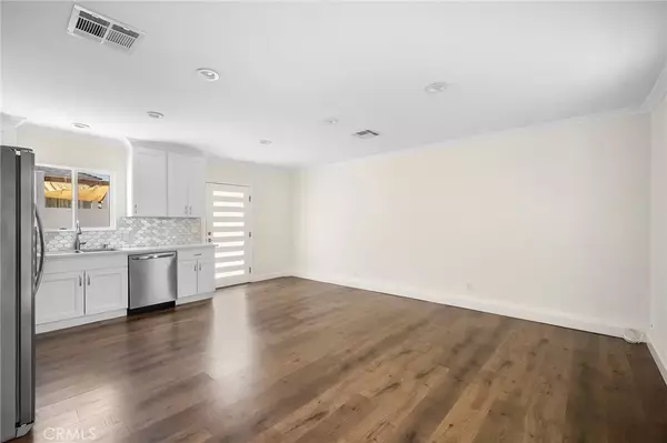 Van Nuys, CA 91405,7058 Willis Avenue