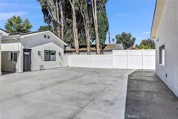 Van Nuys, CA 91405,6831 Ranchito Avenue