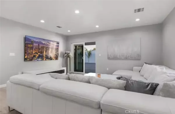 North Hollywood, CA 91605,13047 Lorne