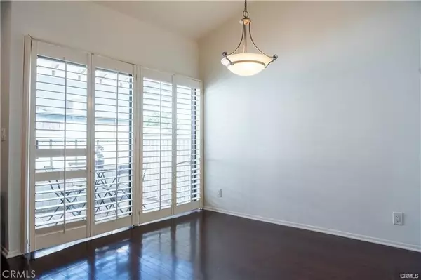 Sunland, CA 91040,10506 Sunland Blvd #6