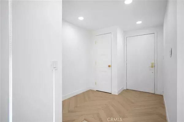 Burbank, CA 91504,9647 Via Torino