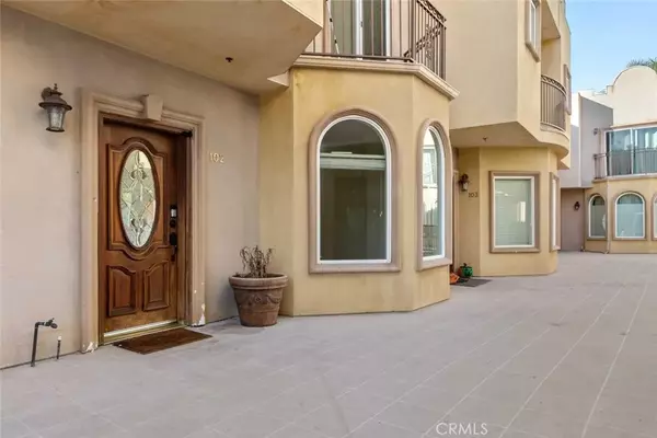 Tujunga, CA 91042,6939 Greeley Street #102