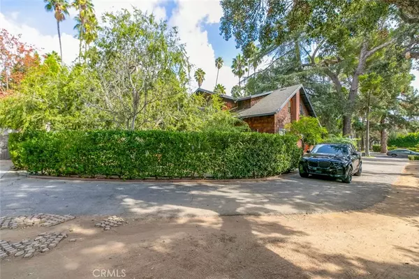 Pasadena, CA 91106,597 N Hill Avenue North