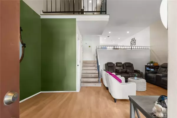 Reseda, CA 91335,19545 Sherman Way #74