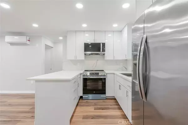 Northridge, CA 91343,8965 Mclennan Avenue