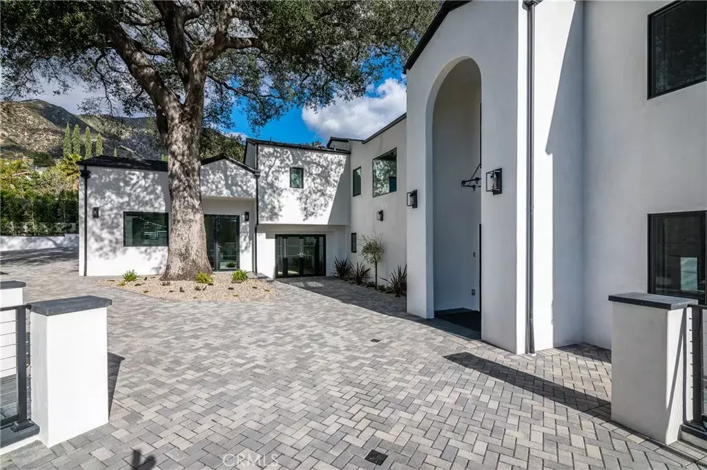 La Crescenta, CA 91214,3011 Frances