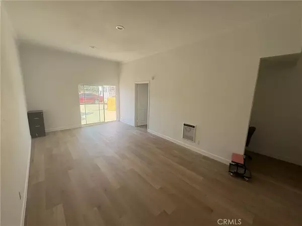 Lancaster, CA 93536,28339 Mimi